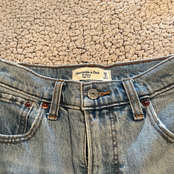 Abercrombie The Skinny High Rise Jeans - Picture 4 of 4